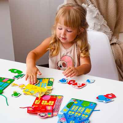 Игра-шнуровка Fisher-Price "Цветные домики", производитель Я РАСТУ ТОЙЗ, ISBN 482-0-23476-260-6 № 6