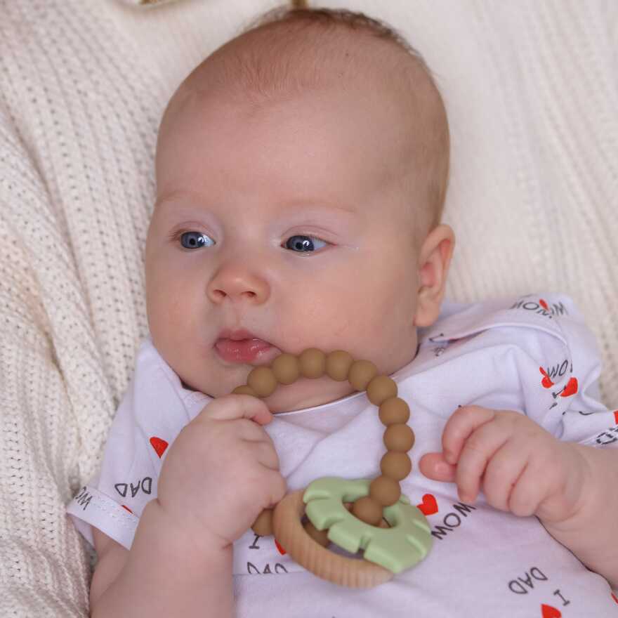 Силиконовая игрушка-прорезыватель с буком Natura (зеленый), арт. 0420/02 зеленый, производитель Uviton, ISBN 465-7-78025-188-5, № 7