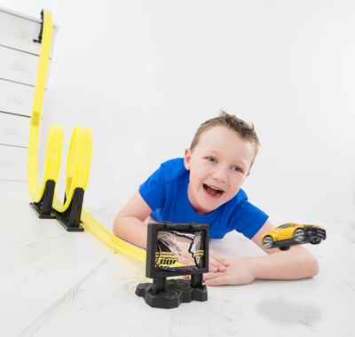 "Разбей барьеры" (Трек для машинок) , арт. 1416087.00, производитель HTI (ЭйчТиАй), ISBN 505-0-84160-871-7№ 2