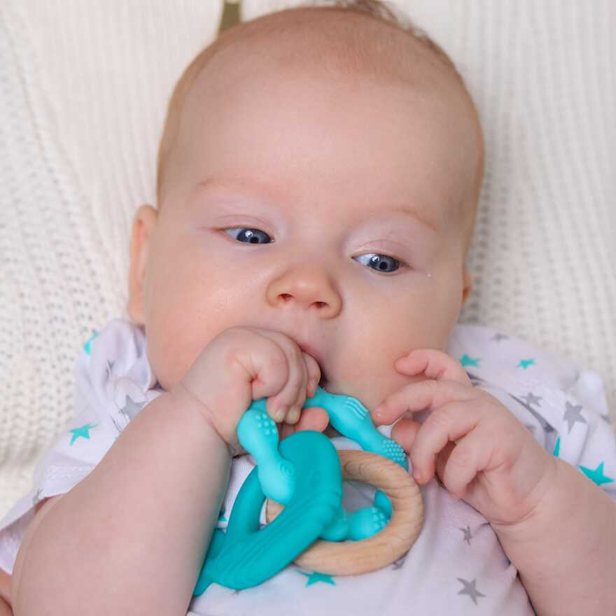 Силиконовая игрушка-прорезыватель с буком SEA (мятный/синий), арт. 0616/02, производитель Uviton, ISBN 465-7-78025-267-7, № 5