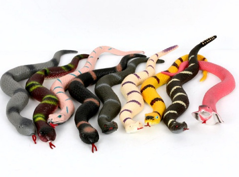 Тянучка-змея в ассортименте (1 шт.), арт. W6328-SNAKE, производитель Симбат, ISBN 469-0-38300-110-5, № 1