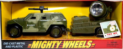 Военная техника Внедорожник + Прицеп прожектор 18 см., производитель Mighty Wheels, ISBN 004-4-27879-188-8, № 1