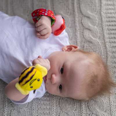 Погремушка Uviton мягкая на ручку Funny faces букашки набор 2 шт Арт 0603, производитель Uviton, ISBN 465-7-78025-102-1№ 8