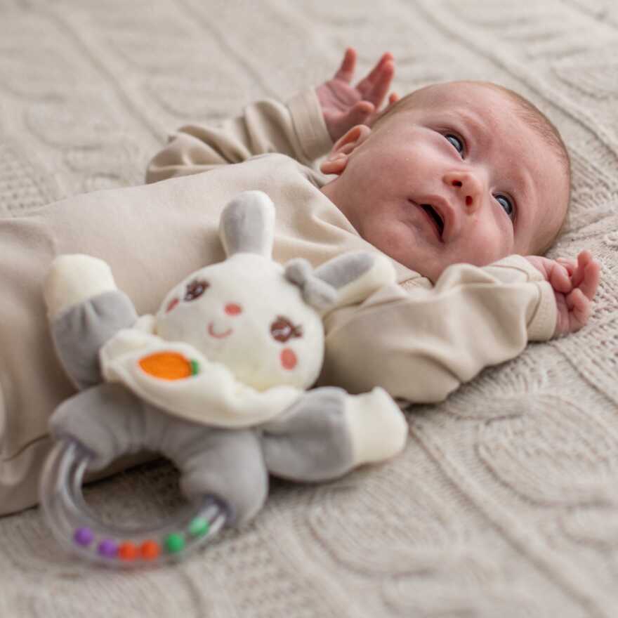 Игрушка-погремушка Uviton мягкая Кролик серый Арт 0610, производитель Uviton, ISBN 465-7-78025-114-4, № 5