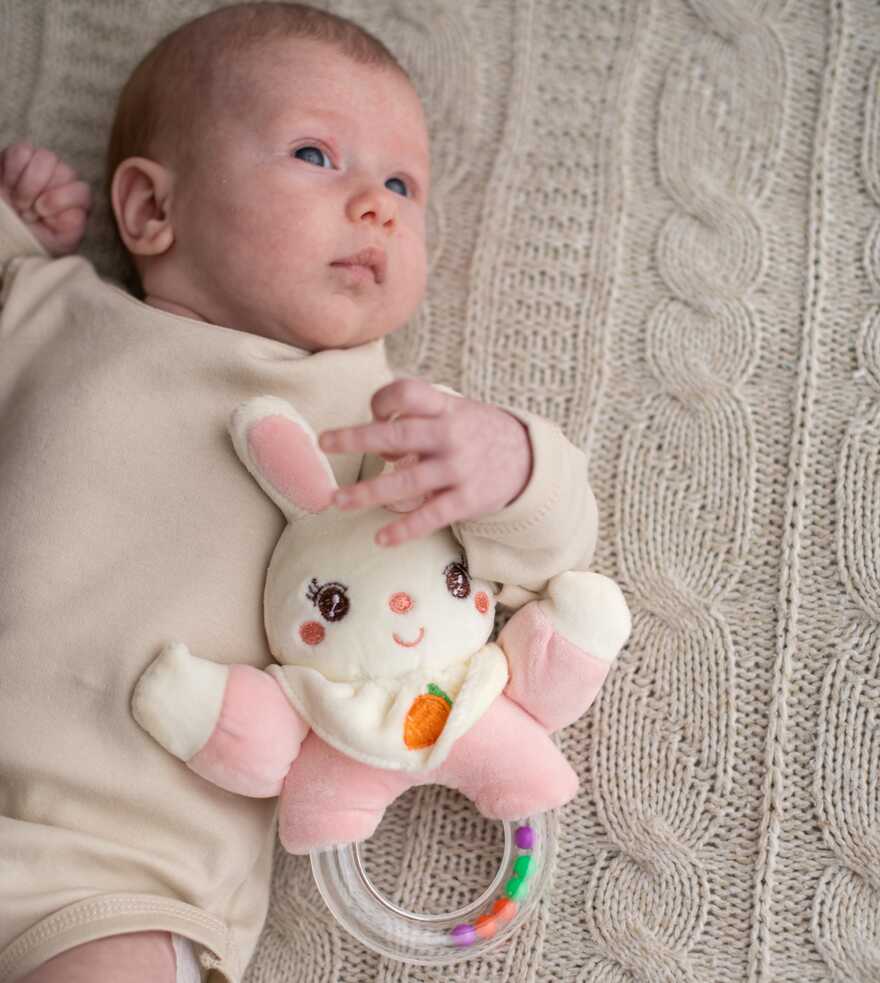 Игрушка-погремушка Uviton мягкая Кролик розовый Арт 0610, производитель Uviton, ISBN 465-7-78025-133-5, № 4