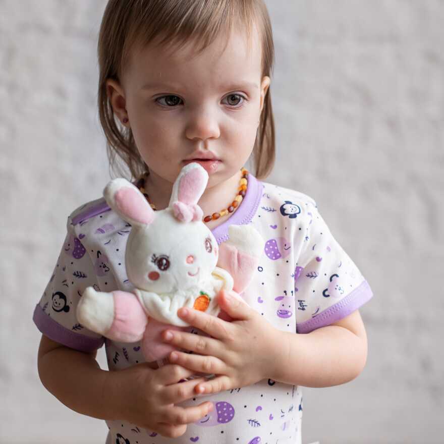 Игрушка-погремушка Uviton мягкая Кролик розовый Арт 0610, производитель Uviton, ISBN 465-7-78025-133-5, № 11