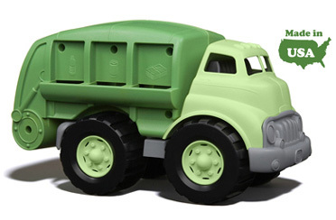 Green Toys. Машина-мусоровоз, производитель Green Toys, ISBN 79-3-57355-031-6, № 1