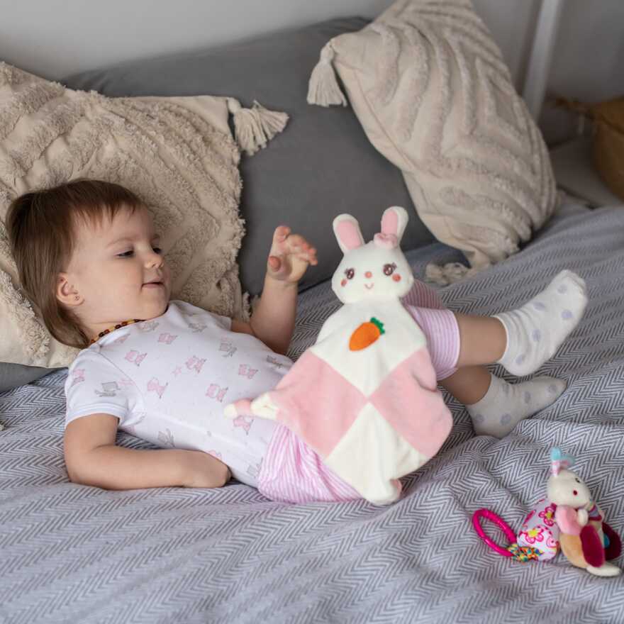 Игрушка-комфортер Uviton мягкая для спокойного сна новорождённых Кролик розовый Арт 0611, производитель Uviton, ISBN 465-7-78025-134-2, № 7