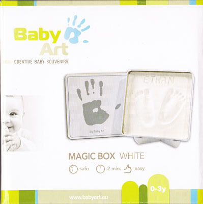 Baby Art. Коробочка с отпечатком &quot;Мэджик Бокс&quot; (белая), производитель Dorel Juvenile, ISBN 322-0-66014-890-5, № 1