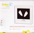Baby Art.  Рамочка с объемными слепками (белая), производитель Dorel Juvenile, ISBN 322-0-66016-921-4, № 1