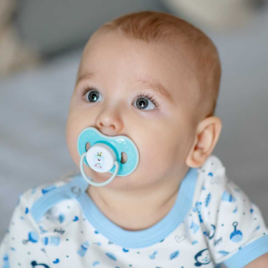 Пустышки Uviton в футляре симметричные Набор 2 шт 6-12 мес. МИШКА Арт 0230/02, производитель Uviton, ISBN 465-7-78025-048-2, № 9