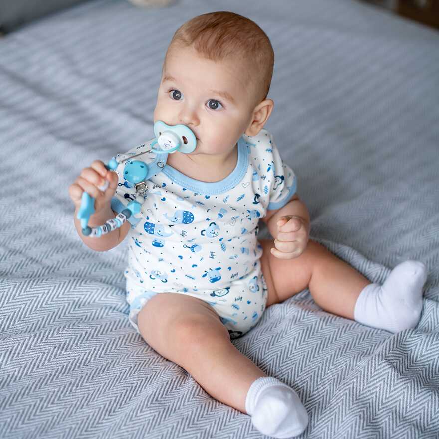 Пустышки Uviton в футляре симметричные Набор 2 шт 6-12 мес. МИШКА Арт 0230/02, производитель Uviton, ISBN 465-7-78025-048-2, № 16