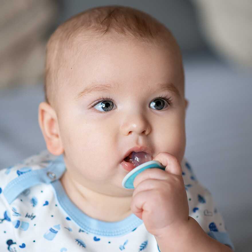 Пустышки Uviton в футляре симметричные Набор 2 шт 6-12 мес. МИШКА Арт 0230/02, производитель Uviton, ISBN 465-7-78025-048-2, № 19