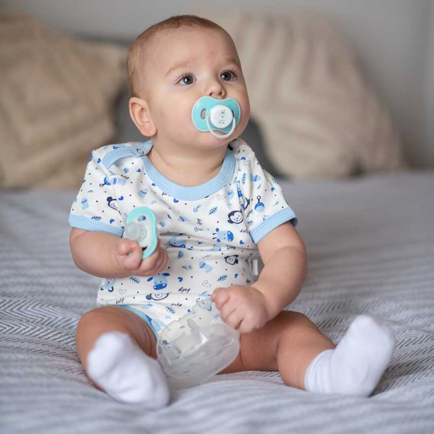 Пустышки Uviton в футляре симметричные Набор 2 шт 6-12 мес. МИШКА Арт 0230/02, производитель Uviton, ISBN 465-7-78025-048-2, № 20