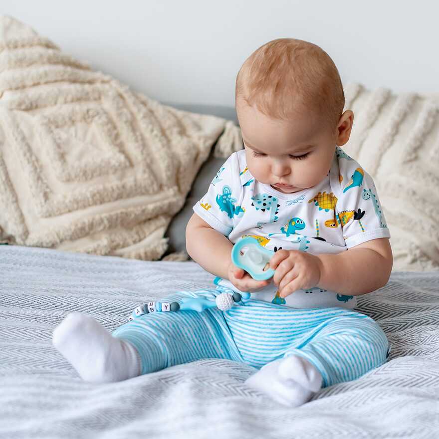 Пустышки Uviton в футляре симметричные Набор 2 шт 6-12 мес. МИШКА Арт 0230/02, производитель Uviton, ISBN 465-7-78025-048-2, № 21