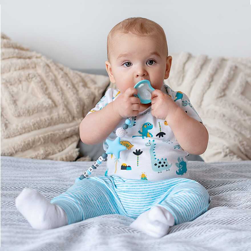 Пустышки Uviton в футляре симметричные Набор 2 шт 6-12 мес. МИШКА Арт 0230/02, производитель Uviton, ISBN 465-7-78025-048-2, № 23