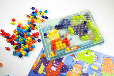 45317 МОЗАИКА PEGS 15 ММ В ЧЕМОДАНЧИКЕ, производитель Miniland (Минилэнд), ISBN 841-3-08245-317-6№ 2