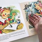 Приключения Буратино, или Золотой ключик. Толстой А.Н. Самая удивительная книга с объемными картинками, производитель АСТ , ISBN 978-5-17115-870-5, № 19