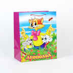 Пакет бумажный Веселый праздник, Дизайн Леопольд, в пак. р-р 13X17X7см, производитель Симбат, ISBN 469-0-59005-293-8, № 1