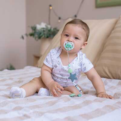 Пустышки Uviton ортодонтические с колпачком Baby Набор 2 штуки 6-12 месяцев, производитель Uviton, ISBN 465-7-78025-054-3№ 7