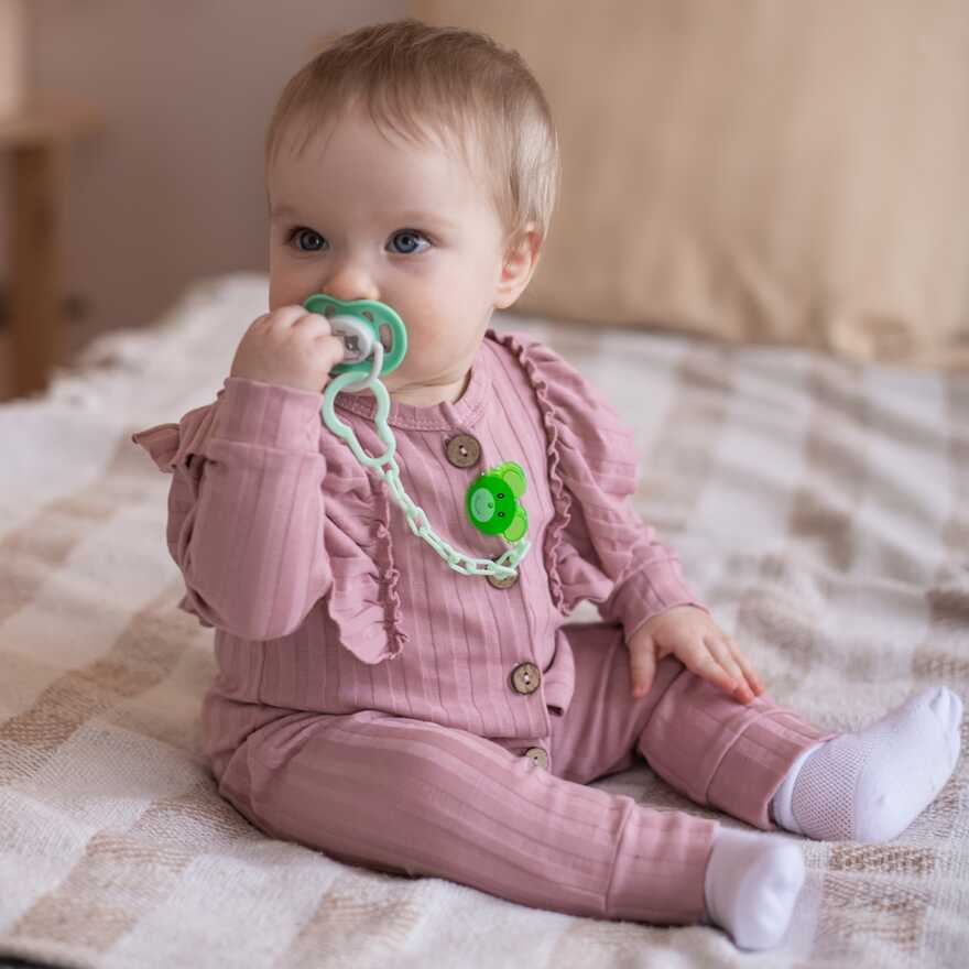 Пустышки Uviton ортодонтические с колпачком Baby Набор 2 штуки 6-12 месяцев, производитель Uviton, ISBN 465-7-78025-054-3, № 12