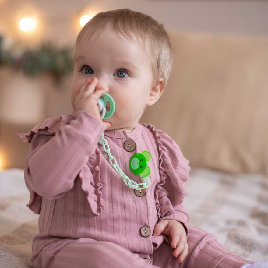 Пустышки Uviton ортодонтические с колпачком Baby Набор 2 штуки 6-12 месяцев, производитель Uviton, ISBN 465-7-78025-054-3, № 13