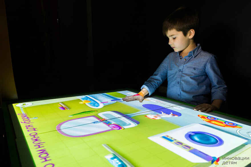 Интерактивная песочница-стол АЛМАЗ , стационарная., производитель Инновации детям, ISBN 200-9-46938-076-8, № 14