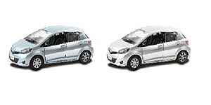 Автодрайв Машина 1:32 Toyoya Yaris, глянц., голубой, белый, арт. И-1215, производитель Рыжий кот, ISBN 466-5-29541-215-8№ 1