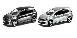 Автодрайв Машина  1:32 Volkswagen Golf GTI, глянц., черная, серая, арт. И-1221, производитель Рыжий кот, ISBN 466-5-29541-221-9№ 1