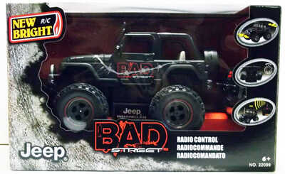 Модель на радиоуправлении Jeep Wrangler BAD STREET 1:20, производитель New Bright, ISBN 5-0-21142-099-9№ 1