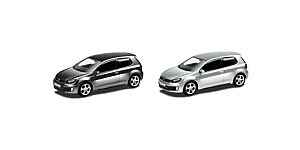 Автодрайв Машина 1:43 Volkswagen Golf GTI, глянц., черная, серая, арт. И-1192, производитель Рыжий кот, ISBN 466-5-29541-192-2№ 1