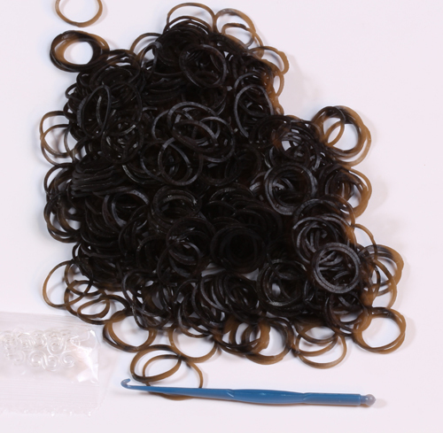 Плетение из резинок. Резинки графитовые 550 штук, арт. RC-26, производитель Loom Bands, ISBN 694-4-04930-002-6, № 1