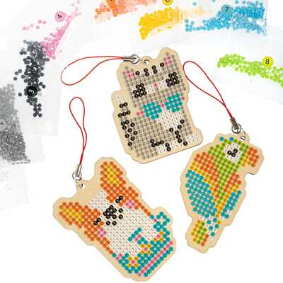 Мозаика алмазная СОБАКА, КОШКА, ПОПУГАЙ набор брелоков на деревянной основе Творчество c Буки , арт. ВВ4774, производитель Bondibon (Бондибон), ISBN 489-5-13604-971-1№ 4